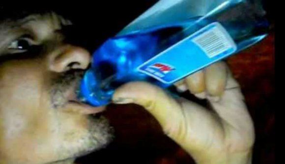 A polgármestertől kapott hamisított szeszt ivott – bele is halt