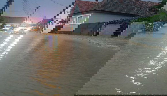 Kétségbeejtő az árvízhelyzet Erdélyben (VIDEÓval)