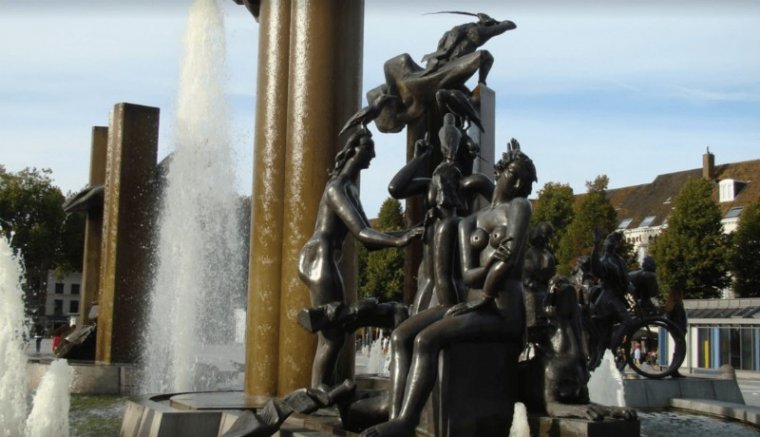 Román bűnbanda olvasztott be egy öttonnás emlékművet Belgiumban, most óriási kártérítést követelnek tőlük