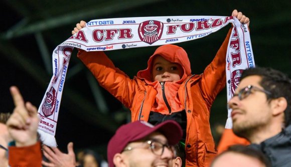Hoppá: a CFR-nél mégsem lettek több mint kéttucatnyian koronavírusosak, és perelni készülnek