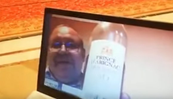 Ez megy egy bukaresti parlamenti bizottság ülésén: ivás, heherészés, primitív dicsekvés (VIDEÓVAL)