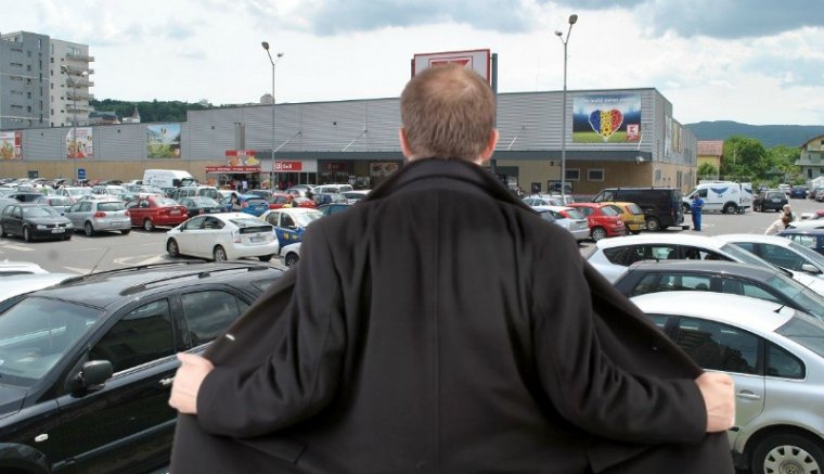 Maszturbáló szatír zaklatott egy kiskorút az egyik kolozsvári bevásárlóközpont mellett