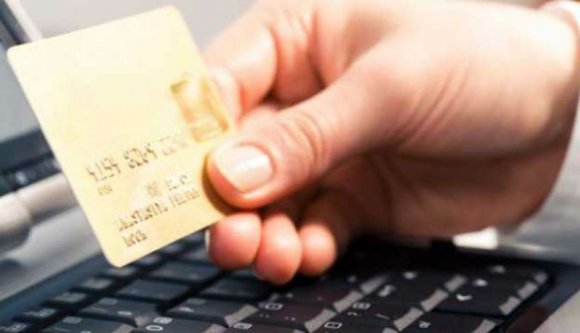 Újabb lépés a normalitás felé: hamarosan online is befizethető lesz az útlevél- és jogosítvány-illeték
