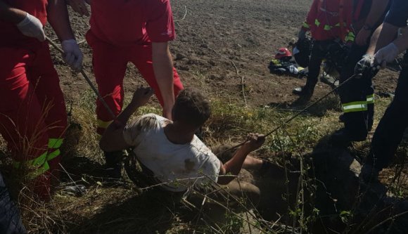 Ha már a kútba ugrik a kecskéje után, legalább a kötelet rögzítse