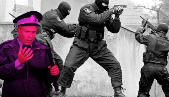 Mi kínosabb? Eltéveszteni a házszámot egy rohamrendőri bevetésen, vagy…