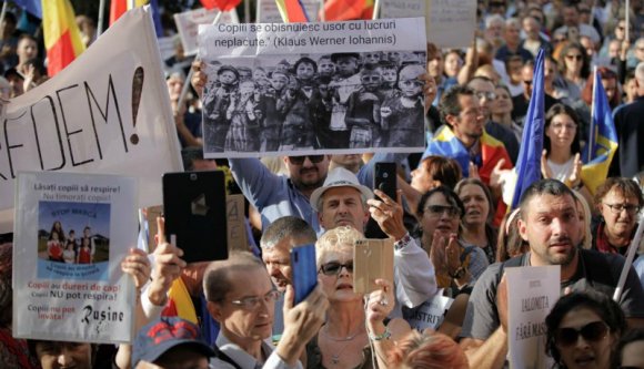 Egyre hangosabban követelik, hogy ne legyen kötelező a maszk az iskolákban