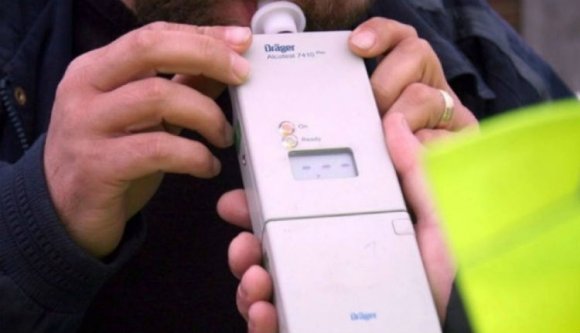 A rendőrségi szonda szerint kómaközeli állapotba itta magát egy autós, miközben egy korty piát sem fogyasztott