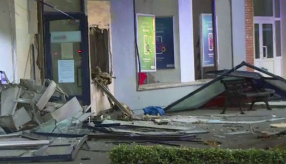 A szó szoros értelmében égették a pénzt a bankautomata-robbantó rablók