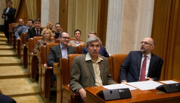 Koronavírusos lett egy RMDSZ-es képviselő, a teljes frakció házi karanténba vonult