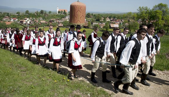 Az erdélyi magyarok szemüvegén keresztül ugyanazok az értékek fontosak, mint a román többség szerint