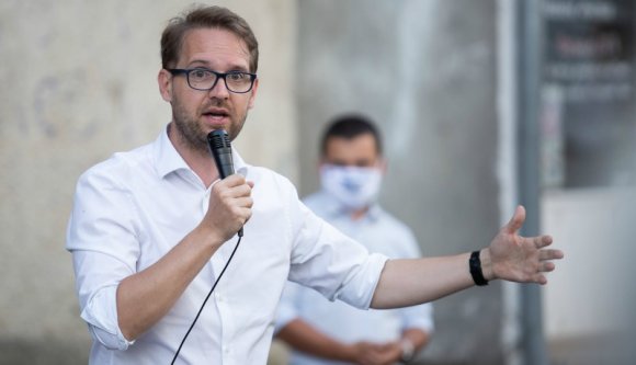 Még bele sem ült polgármesteri székébe, máris megcsapta a román politikacsinálás bűze Dominic Fritzet