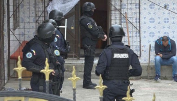 Kommandósoknak kellett szétoszlatniuk egy temetés résztvevőit a festői Teleorman megyében