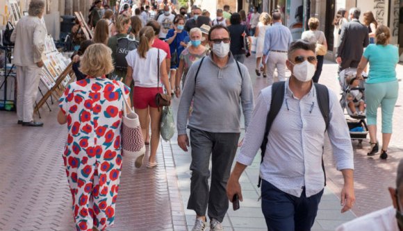Még egy erdélyi megyében úgy döntöttek, hogy szájmaszk nélkül már az utcára sem lehet kilépni