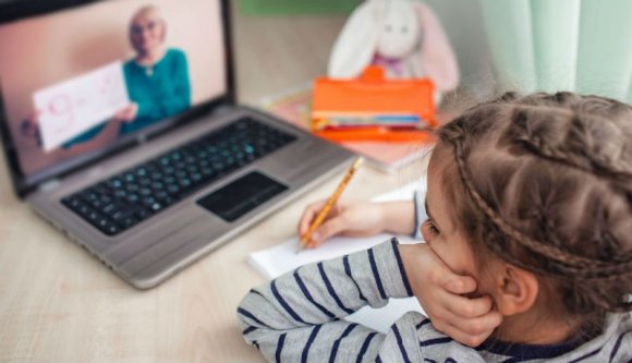 Ennyi volt: Maros megye több településén is online oktatásra térnek át a járványhelyzet miatt