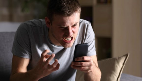 Kínos baki: SMS-ben tájékoztatták, hogy elkapta a koronavírust, pedig soha nem tesztelt