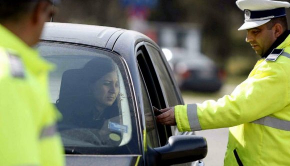 Régi, rossz reflexek: megvesztegette volna a rendőrt, most járhatja a bíróságot