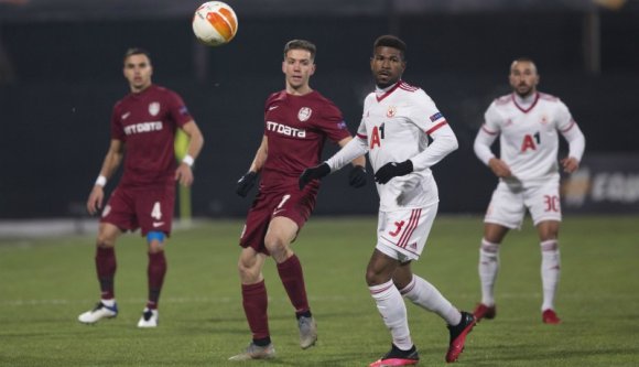 Reménytelen focival is életben maradtak a CFR reményei