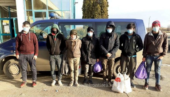 Hét afgán migránsra bukkantak Nagylaknál, egy sörszállító teherautóban