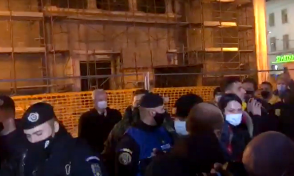 A temesvári forradalmárok majdnem összeverték az AUR képviselőit a forradalmi megemlékezésen (VIDEÓval)