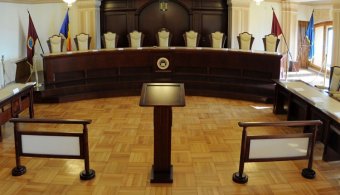 Nicușor Dan nem tágít: az alkotmánybírósági kudarc ellenére visszaküldi a parlamentnek a fasiszta propagandát tiltó törvényt