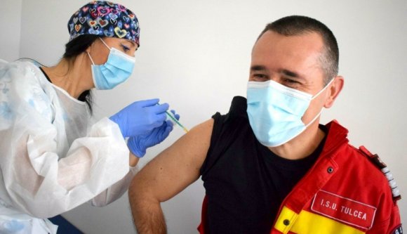 Nagyon dühösek a polgármesterek, mert a nyakukba akarják varrni az oltásközpontok finanszírozását