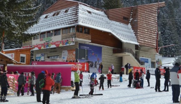 Karantén helyett a síelést választotta egy Nagy-Britanniából hazatért román nő