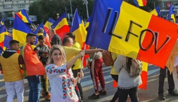 Újdonsült képviselőnő: nem rossz ötlet géppuskával bemenni a parlamentbe