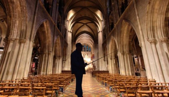 A porszívós román széfrabló után itt a horgászós templomi tolvaj