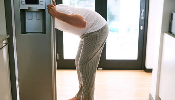 Reggelre felmondta a szolgálatot a hűtőszekrény, 200 adag oltóanyag repült a kukába