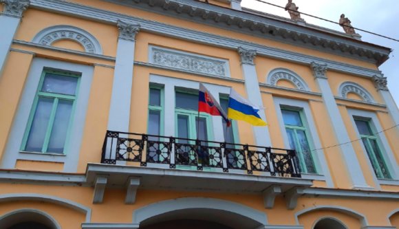 Egymás után vonják le az EU-zászlót a felvidéki településeken