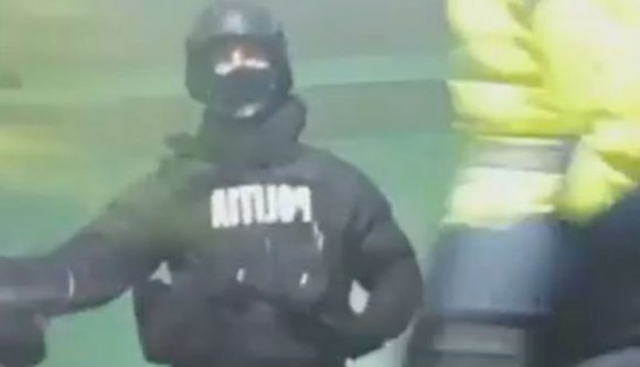 Ön is élőben közvetítené a bulikáját a Facebookon, ha éppen országos körözés alatt állna lopás miatt?