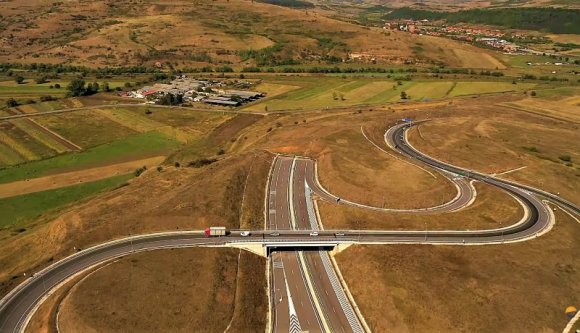 Még ezer kilométer autópályánk sincsen, ráadásul az erdélyi szakaszok nem nagyon haladnak
