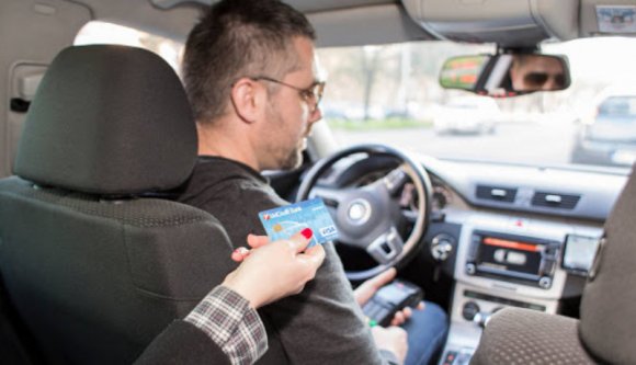 Még egy kis idő, és Kolozsváron már nem kell készpénzzel vacakolnia, ha taxizni akar
