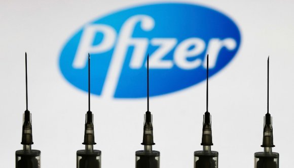 Percenként több mint háromszázan iratkoznak fel a Pfizer vakcináira Romániában