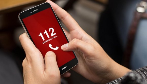 Segítség helyett kioktatást kaptak a szülők, amikor mentőt hívtak a vért pisilő kislányukhoz