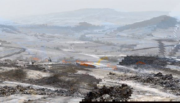 A közlekedési tárca hurráoptimista jelentése szerint ezerrel dübörög a munka az erdélyi autópálya-építéseken