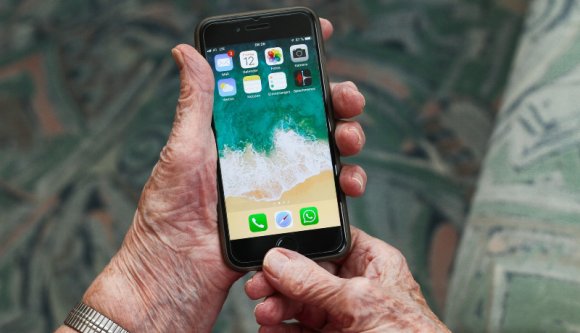 Aljasság kimaxolva: a járványra hivatkozva csaltak ki jókora összeget egy idős nőtől Dél-Erdélyben