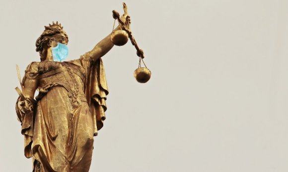 Még a titoktartásért is kapnak pluszpénzt az ügyészek, de szerintük ez teljesen rendben van