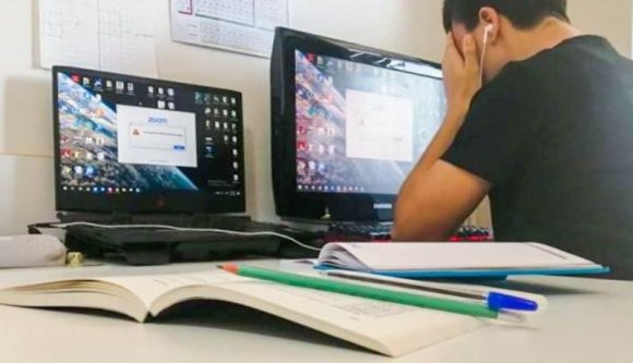 Egy csapat joghallgató gólya repül az egyetemről kollektív internetes vizsgacsalás miatt