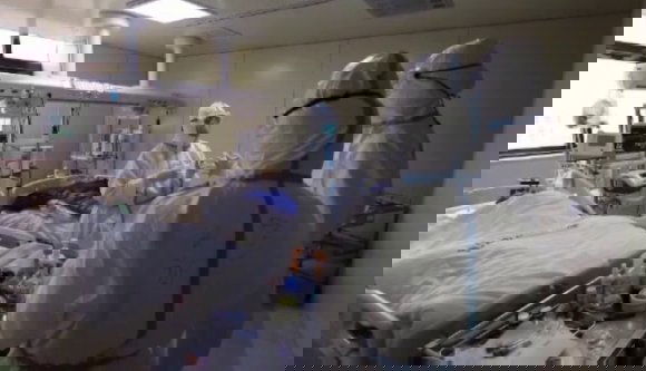 Máris megtöltötte a kórházakat az új járványhullám: országosan csak 30 szabad intenzíves ágy van