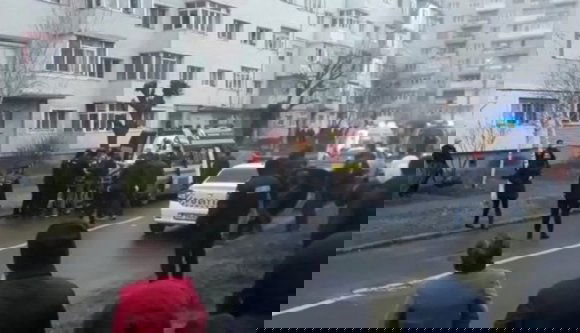 Bocsánatot kért a rendőrség, hogy elbénázták a beavatkozást a kettős gyilkossággal végződő Onești-i ügyben