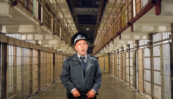 Szarkák az őrsön: a rendőrfőnök fedezte a tisztet, aki pénzt lopott egy harmadik kollégától