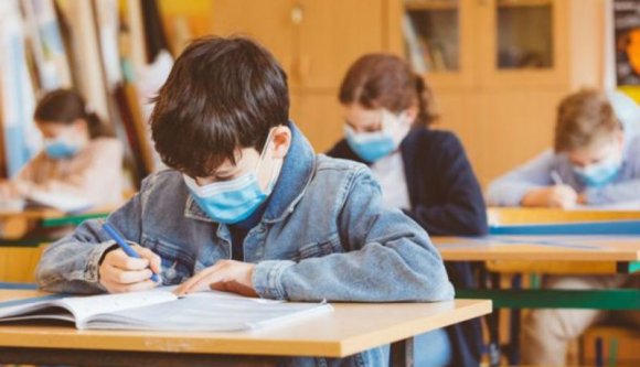 Nem enged az oktatási tárca: ragaszkodik a jelenléti oktatáshoz a tananyag bepótlásakor és a vizsgákon