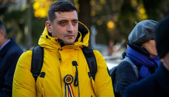George Simion épp a rendőrökkel szájalt, amikor kiderült, hogy jogsi nélkül vezetett