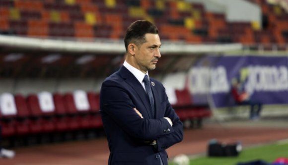 Edző nélkül vághat neki a vb-selejtezőknek a román fociválogatott