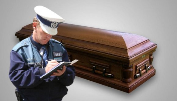 Napi abszurd: megbírságoltak egy halottat, mert este 11 óra után az utcán találták. Tessék?