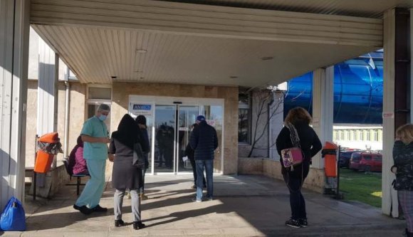 És megnyílt az ország első non-stop oltóközpontja. Apró szépséghiba, hogy csak este nyolcig van nyitva