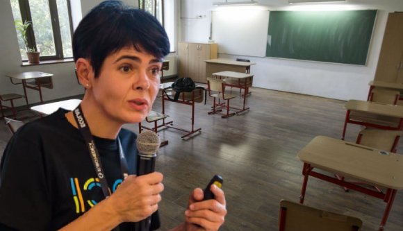 „Tragikus következményekkel járhat, ha az iskolákban nem tesztelik le a tüneteket produkáló diákokat!”