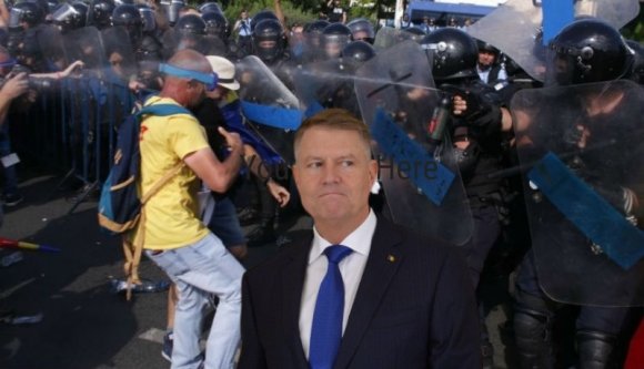 Iohannisnak sem tetszik a szétvert diaszpóratüntetés eltussolása – izzadhat az illetékesek inggallérja