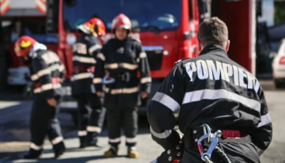 Na, még ez is: ezúttal vittek létrát és matracot a helyszínelők, csak nem tudták használni